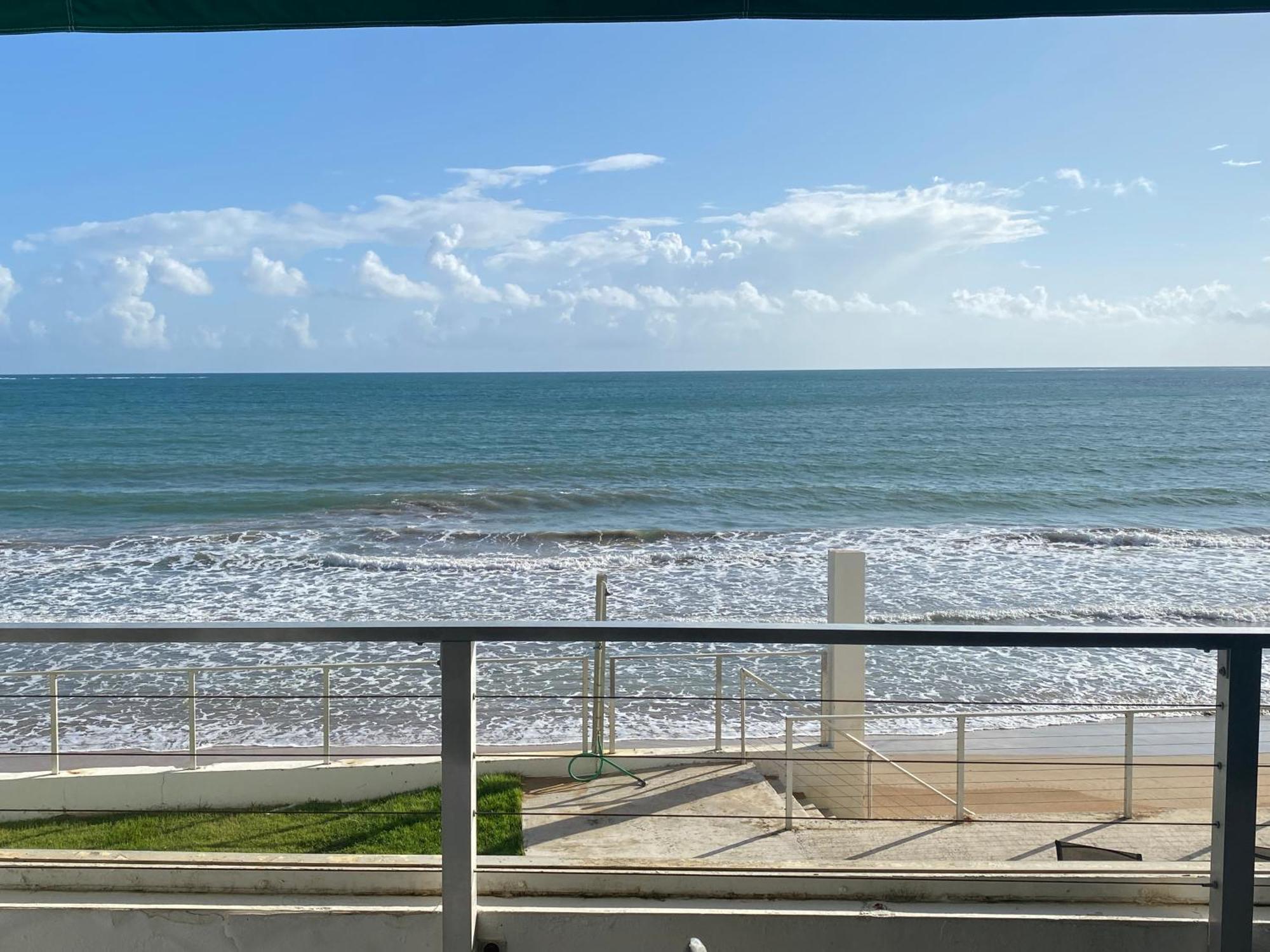 Oceanfront Condo In ルキリョ エクステリア 写真
